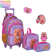Kit Mochila De Carrinho 3D Capivara Alto Relevo Grande Escolar 2026 Kit Mochila De Carrinho 3D Capivara Alto Relevo Grande Escolar 2026