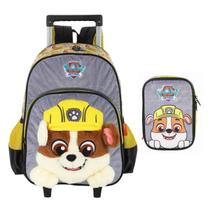Kit Mochila de Carrinho Escolar Infantil + Estojo Box Patrulha Canina Pelúcia Rubble Cor:Rubble Kit Mochila de Carrinho Escolar Infantil + Estojo Box Patrulha Canina Pelúcia Rubble Cor:Rubble