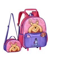 Kit Mochila De Rodinhas Ursinho Pooh De Carmuça e Lancheira Infantil Escolar Para Creche Winnie The Pooh Licenciada Clio Kit Mochila De Rodinhas Ursinho Pooh De Carmuça e Lancheira Infantil Escolar Para Creche Winnie The Pooh Licenciada Clio