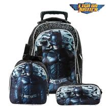 Kit Mochila Escolar Infantil DC Batman Bolsa Herói C Rodinha Kit Mochila Escolar Infantil DC Batman Bolsa Herói C Rodinha