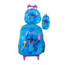 Kit Mochila Stith em 3D com Rodinhas + Lancheira Térmica + Estojo Escolar Infantil Kit Mochila Stith em 3D com Rodinhas + Lancheira Térmica + Estojo Escolar Infantil