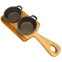 Kit Molho panela de ferro com base de madeira rústica Kit Molho panela de ferro com base de madeira rústica