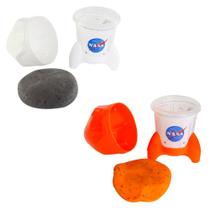 Kit Nasa com Astronauta Foguete e Solo Lunar + Massinha