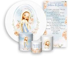 Kit Painel De Festa + Trio Capa Cilindro + Faixa Veste Fácil - Nossa Senhora de Lourdes Branco Floral 011 Kit Painel De Festa + Trio Capa Cilindro + Faixa Veste Fácil - Nossa Senhora de Lourdes Branco Floral 011