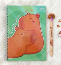 Kit Papelaria Fofa Capivara Caderno Uni Jandaia e Caneta