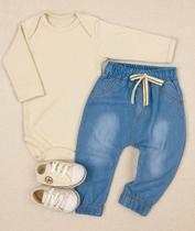 Kit para Bebê Look Completo - Body, Calça Jeans e Tênis Tamanho:3-6MCor:bege