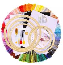 Kit para Bordado Ponto Cruz com Bastidores para Bordar Manual + 100 Linhas + Kit Agulhas e Acessórios - Armarinhos Beaba Kit para Bordado Ponto Cruz com Bastidores para Bordar Manual + 100 Linhas + Kit Agulhas e Acessórios - Armarinhos Beaba