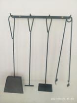 Kit para Manuseio de Lareira e Churrasqueira com Suporte de Parede 5 Peças em Ferro Cor Preto