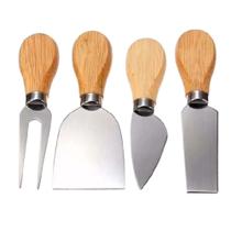 Kit para Queijo 4 Utensilios Garfo Faca Espatula Cab Madeira