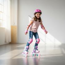 Kit Patins Infantil Rosa Claro Tam 30-33 com Acessórios de Segurança Joelheira Cotoveleira Capacete
