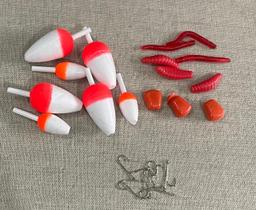 Kit Pesca 9 Iscas Artificiais 10 Anzóis 7 Boias Kit Pesca 9 Iscas Artificiais 10 Anzóis 7 Boias