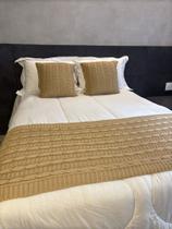 Kit Peseira de Tricot + 2 Capas de Almofada para Cama e Sofá Casal Queen Decoração FIRENZE