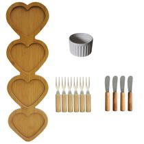 Kit Petisqueira 4 Divisórias De Coração Com 6 Garfinhos + Ramequim de 100 ml + 4 Espátulas