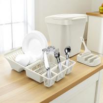 Kit Pia Cozinha 4 Peças Elegance Lixeira 4,8L + Porta Detergente + Escorredor + Rodinho Kit Pia Cozinha 4 Peças Elegance Lixeira 4,8L + Porta Detergente + Escorredor + Rodinho