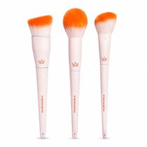Kit Pincel Mari Maria: Pincel Para Base 02, Pincel Para Pó 03 e Pincel Para Blush 04 Kit Pincel Mari Maria: Pincel Para Base 02, Pincel Para Pó 03 e Pincel Para Blush 04