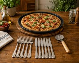 Kit Pizza Mod.02 Completo Tábua Madeira Teca + Forma Antiaderente 35cm + Cortador + 6 Garfos e 6 Facas Inox Positano Kit Pizza Mod.02 Completo Tábua Madeira Teca + Forma Antiaderente 35cm + Cortador + 6 Garfos e 6 Facas Inox Positano