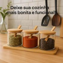 Kit Porta Condimentos De Bambu 3 Potes 3 Colheres Tampa Armazenamento Sal Orégano Pimenta Açucar Kit Porta Condimentos De Bambu 3 Potes 3 Colheres Tampa Armazenamento Sal Orégano Pimenta Açucar