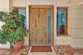 Kit Porta de Madeira Pivotante 210x102cm Batente 14cm Fechadura 803 Rolete Externa Com Visor Hale Esquadrias