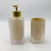 Kit Porta Sabonete Líquido e Copo para Banheiro em Poliresina Glacial Frosty Bege 6x6x16,3cm Kit Porta Sabonete Líquido e Copo para Banheiro em Poliresina Glacial Frosty Bege 6x6x16,3cm