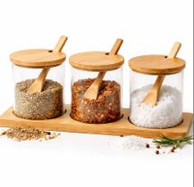 Kit Porta Temperos de Vidro com Tampa de Bambu e Colher para Cozinha Decorativa Kit Porta Temperos de Vidro com Tampa de Bambu e Colher para Cozinha Decorativa