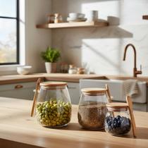 Kit Pote Bojudo De Vidro Hermético Colher E Tampa De Bambu Kit Pote Bojudo De Vidro Hermético Colher E Tampa De Bambu