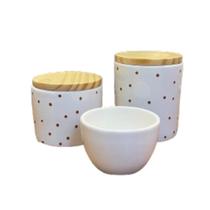 Kit Potes de Higiene Cerâmica - Branco Poá Marrom c/ Tampa Madeira Kit Potes de Higiene Cerâmica - Branco Poá Marrom c/ Tampa Madeira