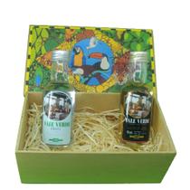 kit Presente Cachaça Vale Verde Ouro e Prata Miniatura 50 Ml na caixa lembrança