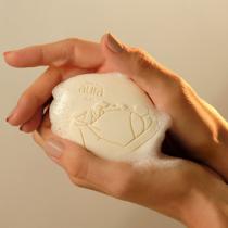 Kit Presente Natura Aura Alba: Sabonetes Perfumados em Barra + Creme Perfumado de Mãos + Sacola