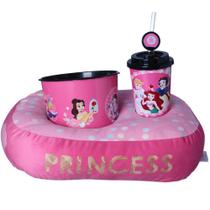 Kit Princesas Ariel Branca Neve Bela Cinderela Almofada Suede + Balde Pipoca + Copo Oficial Disney - Zona Criativa