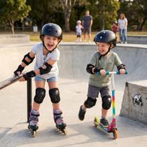Kit Proteção Infantil Capacete Cotoveleira Joelheira Munhequeira Para Patins Skate Bicicleta 7 Peças Cor Preto Kit Proteção Infantil Capacete Cotoveleira Joelheira Munhequeira Para Patins Skate Bicicleta 7 Peças Cor Preto