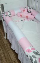 Kit Protetor Berço Rolinho Padrão Americano 8 Peças Nuvem Rosa