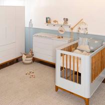 Kit Quarto Infantil Boom com Pés Square Mel - Berço Slim + Cômoda 4 Gavetas e 1 Porta + Guarda-Roupa 3 Portas - Branco