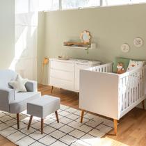 Kit Quarto Theo com Pés Retrô Mel - Berço + Cômoda 3 Gavetas e 1 Porta + Poltrona de Amamentação Capri com Puff - Branco Kit Quarto Theo com Pés Retrô Mel - Berço + Cômoda 3 Gavetas e 1 Porta + Poltrona de Amamentação Capri com Puff - Branco