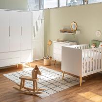 Kit Quarto Theo com Pés Retrô Natural - Berço + Cômoda 3 Gavteas + Guarda-Roupa - Branco Fosco