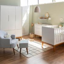 Kit Quarto Theo com Pés Square Mel - Berço + Cômoda 6 Gavetas + Guarda-Roupa 3 Portas + Poltrona de Amamentação Capri com Puff - Branco Kit Quarto Theo com Pés Square Mel - Berço + Cômoda 6 Gavetas + Guarda-Roupa 3 Portas + Poltrona de Amamentação Capri com Puff - Branco