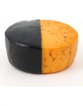 Kit Queijo Tilsit e Parmesão Minas Canastra Capa Preta, 500g Kit Queijo Tilsit e Parmesão Minas Canastra Capa Preta, 500g