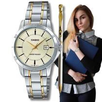 Kit Relógio Casio Feminino Redondo Analógico Casual Prata e Dourado LTP-V004SG-9AUDF + Caneta Esferográfica Kit Relógio Casio Feminino Redondo Analógico Casual Prata e Dourado LTP-V004SG-9AUDF + Caneta Esferográfica