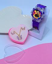 Kit Relógio Digital Pisca Luz Colorido Toca Musica Princesa Disney + Conjunto Colar e Brincos infantil + Caixa Coração