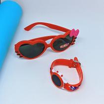 Kit Relógio Infantil Digital Led Redondo Pulseira Silicone Desenho animado 3D + Óculos de Sol Coração Hello Kitty Laço