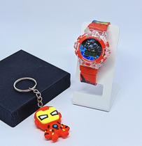 Kit Relógio Infantil Digital Pisca Luz Led + Chaveiro Personagem Mini Boneco Minnie Homem Aranha Presente para Crianças