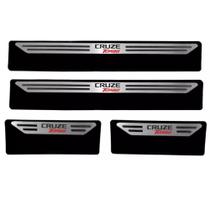 Kit Soleira Em Aço Inox Baixo Relevo Chevrolet Cruze turbo todos os anos Kit Soleira Em Aço Inox Baixo Relevo Chevrolet Cruze turbo todos os anos