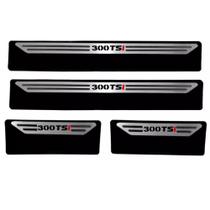 Kit Soleira Em Aço Inox Baixo Relevo Volkswagen 300 TSI todos os anos Kit Soleira Em Aço Inox Baixo Relevo Volkswagen 300 TSI todos os anos