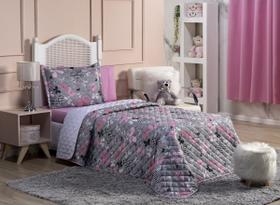Kit Solteiro Colcha Cobre Leito + Jogo de Cama Lençol e Fronha Infantil Menina 4 Peças Estampado Borboleta Cinza e Rosa Kit Solteiro Colcha Cobre Leito + Jogo de Cama Lençol e Fronha Infantil Menina 4 Peças Estampado Borboleta Cinza e Rosa