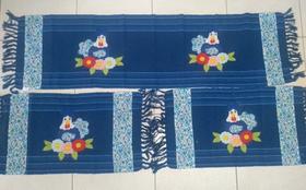 Kit tapete azul estanpado de galinha Kit tapete azul estanpado de galinha