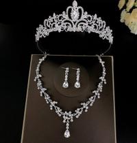Kit tiara prata com colar e brincos para noiva, debutante, daminha