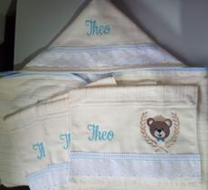 Kit Toalha De Banho + Toalhinhas De Boca Aveludada - 04 Peças Urso