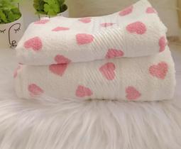 Kit toalhas - branco com coração rosa