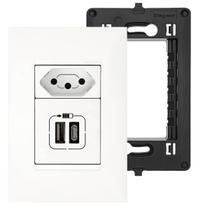 Kit Tomada 20A Com Carregador Duplo USB-C+A Branco Com Placa e Suporte