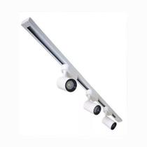 Kit Trilho Eletrificado 80cm + 3 Spot Led 7w Preto Ou Br Estrutura Branco/preto Luz 3000k Branco Quente 127/220v Kit Trilho Eletrificado 80cm + 3 Spot Led 7w Preto Ou Br Estrutura Branco/preto Luz 3000k Branco Quente 127/220v