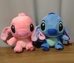 Kit Ursinhos Pelúcia Casal Musical Stitch e Angel 23cm de Lilo e Stitch Antialérgico